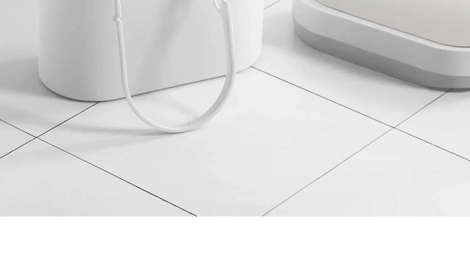 7L automatic touchless bathroom trash can with motion sensor and lid in rectangular plastic design
